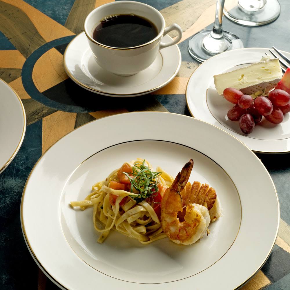 Gold Rim Ivory Stoneware Plate - 12/Case Q3785