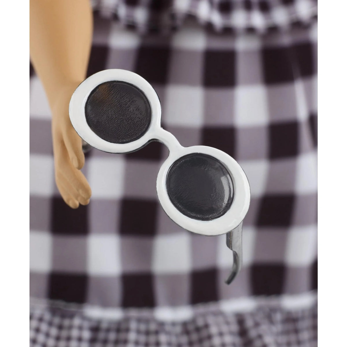 Black & White Dress Curvy Fashion Doll E15668
