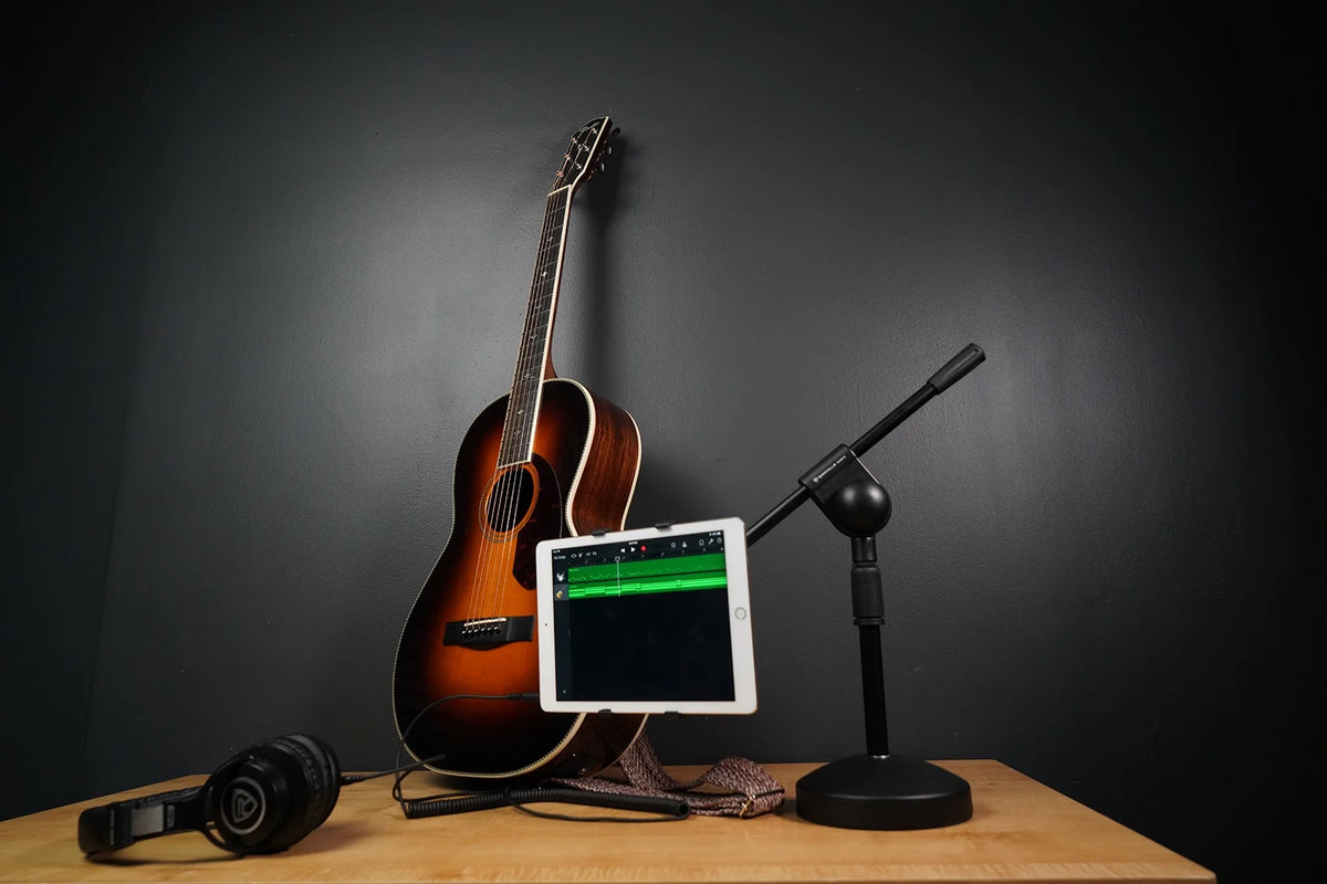 4-Person Podcasting with Mixer Headphones Amp Stands A89882