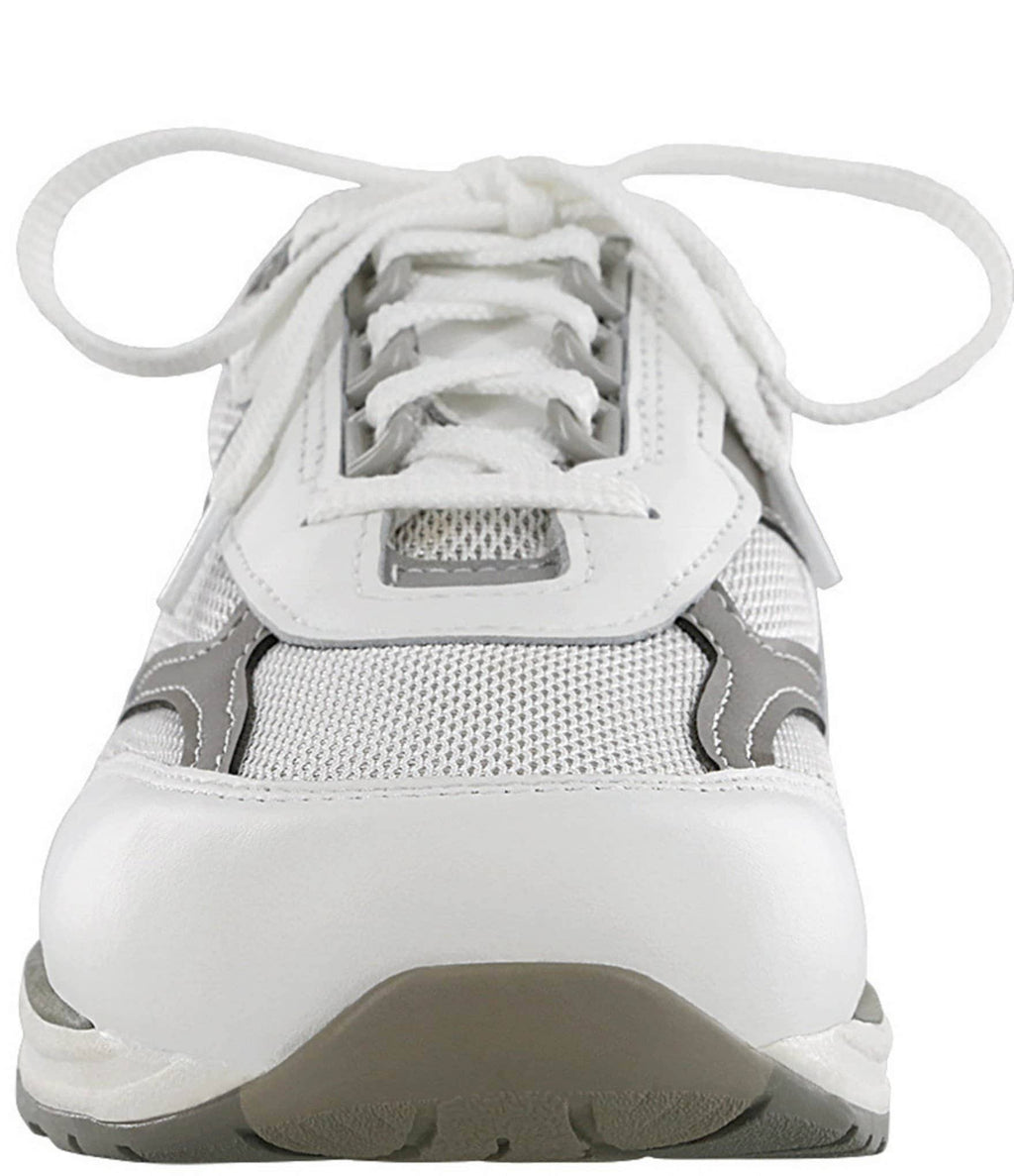 White 8.5 Narrow Mesh Shoes D6458